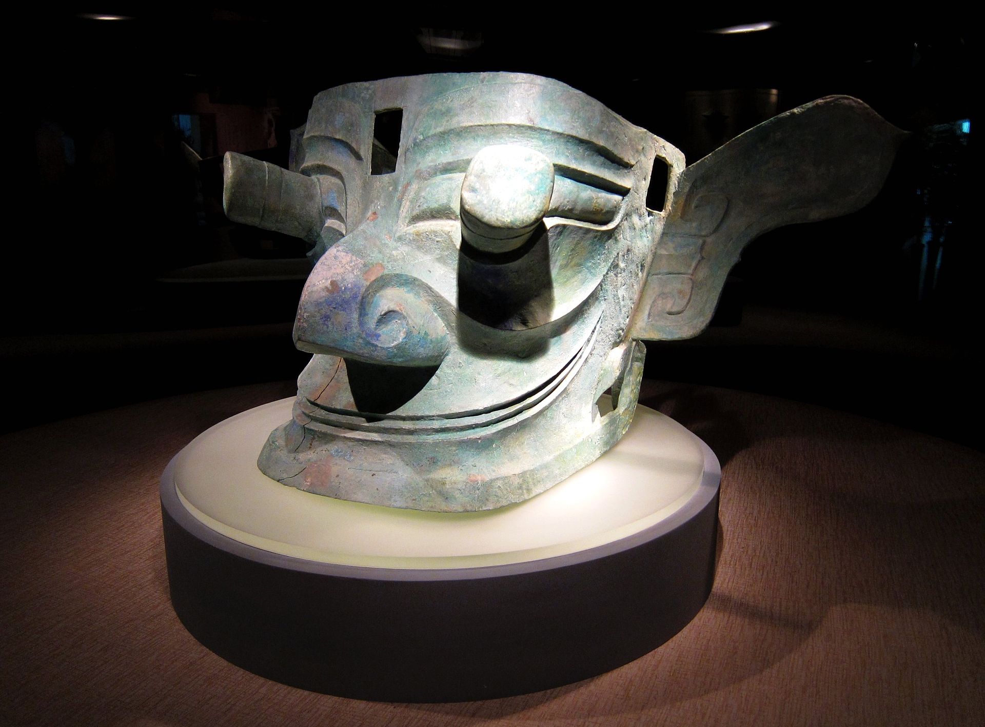 Sanxingdui-Bronze_Mask_with_Protruding_Eyes